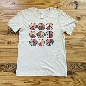 peace sign tee | size medium